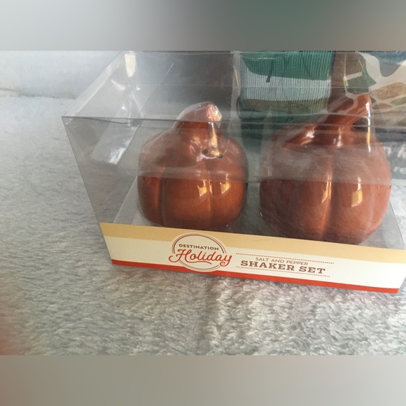 Tablecloth Fall Harvest Theme with Pumpkin Salt Pepper Shakers - 60" Round - Picture 3 of 10